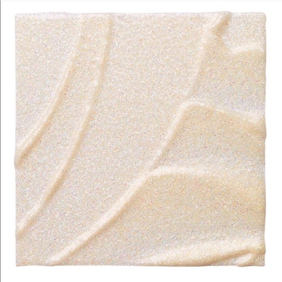 Milk Makeup FULL SIZE Highlighter - Picture 3 of 11